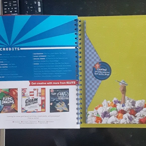 10 Best Paper Airplanes Book - Picture 3 of 4